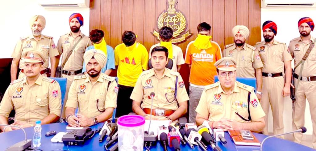 Nawanshahr Police arrest 4 accused along with 2 kg heroin and countrymade pistol